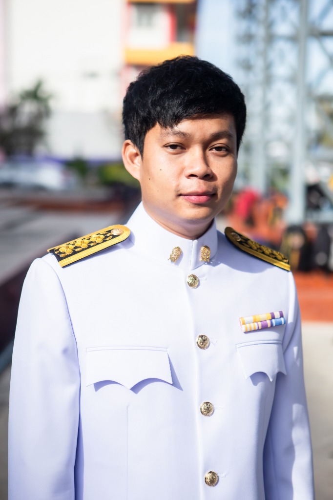 ครูนพ - นายนพรัตน์ ทับทัน